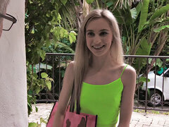 Blond, Pijpbeurt, Sperma in gezicht, Voeten fetish, Natuurlijke tieten, Biljart, Zempak, Tiener