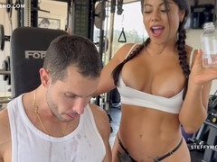 Steffy Moreno and Duncan Saint steam up the gym with a hot hookup session