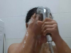 Lucky Kik Shave Under the Shower