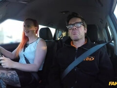 Amateur, Gros seins, Sucer une bite, Voiture, En levrette, Branlette thaïlandaise, Masturbation, Pov