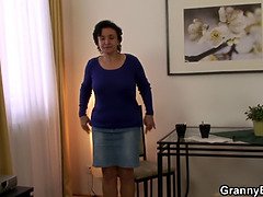 Kuřba, Brunetka, Puma, Dávení penisem, Dospělé, Mamina, Realita, Nevlastní máma