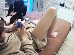 Európai, Két nő, Hármas