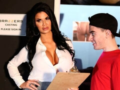 Iso perse, Isot tissit, Suihinotto, Ruskeahiuksinen, Kiinnijäänyt, Takaapäin, Käsihoito, Äiti jota haluaisin panna