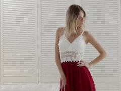 Rebecca Volpetti spreads legs and plays with a Hitachi