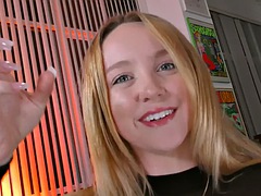 Amatör, Flickvän, Handjobb, Onani, Pov, Suger, Tonåring, Tuttar