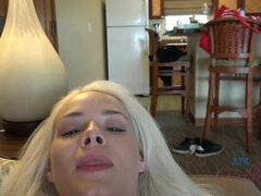 Szőke, Cumizás, Arcra élvezés, Olaj, Orgazmus, Szabadban, Leborotvált, Begyek