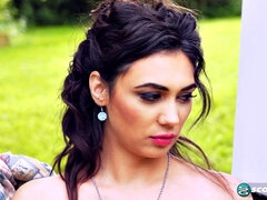 Velike joške, Rjavolaska, Zunaj, Solo, Drgnjenje ob joške