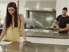 Velike joške, Fafanje, Rjavolaska, Dekle drka tiča, Poljubljanje, Muco, Kričal, Trojček