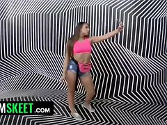 Tussi, Grosser schwanz, Blasen, Pummelig, Hardcore, Latina, Pov, Öffentlich