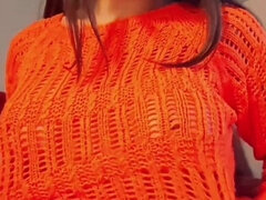 큰 가슴, 흑갈색 머리, 밀프, 스페인어