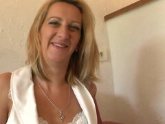 Blond, Pijpbeurt, Frans, Rijpe lesbienne, Moeder, Alleen, Kousen, Trio