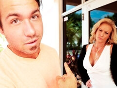 Hatalmas hátsó, Monumentális dákó, Tekintélyes didik, Szőke, Cumizás, Kutya póz, Érett feleség, Harisnya