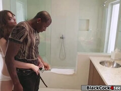 Home based massage therapist fucks bbc