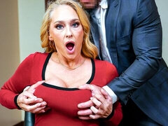 Stor stjärt, Stor kuk, Stora tuttar, Blondin, Avsugning, Doggystyle, Milf, Kontor