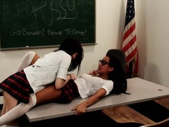 69, Stor rumpe, Brunette, Briller, Lesbisk, Pupper