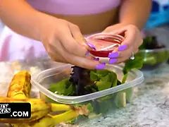 18 éves, Szépség, Szőke, Cumizás, Döci, Kutya póz, Hajlékony, Óriási