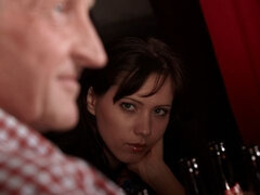 Braunhaarige, Handjob, Küssen, Mann mann frau, Dürr, Jungendliche (18+), Flotter dreier, Titten