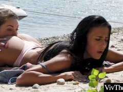 Lamer culo, Penetracion con dedos, Lesbiana, Lamidas, Tetas naturales, Pezones, Público, Coño