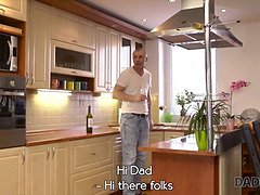 18 jaar, Vriendje, Tsjechisch, Hd, Rijpe lesbienne, Tiener