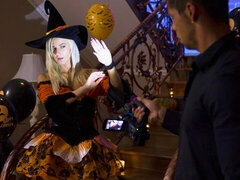 18, Perse, Iso kulli, Blondi, Suihinotto, Takaapäin, Luonnolliset tissit, Tissit