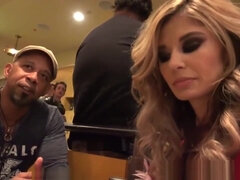 Grote mammen, Blond, Stel, Man die toekijkt, Diep in de keel, Hondjeshouding, Hd, Interraciaal