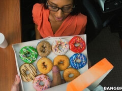 Grote kont, Grote lul, Pijpbeurt, Bruinharig, Hondjeshouding, Masturbatie, Mager, Tieten likken