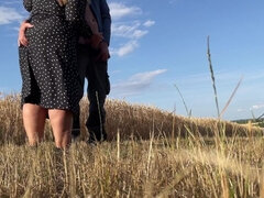 Enthousiasteling, Mooie dikke vrouwen, Pijpbeurt, Stel, Sperma shot, Handbeurt, Rijpe lesbienne, Buiten