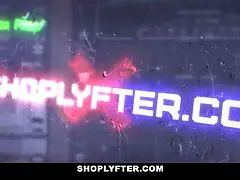 Case no. 7906111 - Lilly Hall - utter scene on http://shoplyfterxxx.com