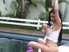 The indebted whore is repaying while in the water