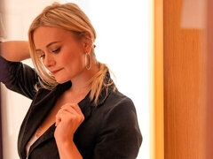 Veľký zadok, Veľké kozy, Blondína, 2 ženy 1 muž, Prstovanie, Stripping, Teenka, Švédska rojka