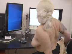 Rumpa, Stor stjärt, Fingering, Klackar, Onani, Strumpbyxor, Solo, Stockings