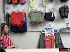 18 ans, Grosse bite, Gros seins, Sucer une bite, Plantureuse, Suçant, Adolescente, Uniforme