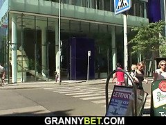 Isot tissit, Blondi, Rintava, Mummo, Valtava, Vanhempi, Luonnolliset tissit, Pillu