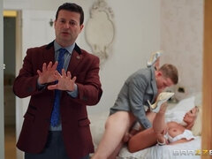 Røv, Store bryster, Blondine, Pik sutte, Britisk, Utro, Par, Nederdel