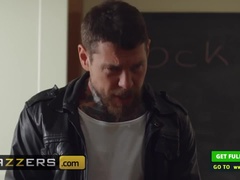 Milfs Like it Big - (Stacey Saran, Danny D) - A Very Neighborly Affair - Brazzers