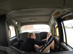 Extra thick cab driver seduces her passanger