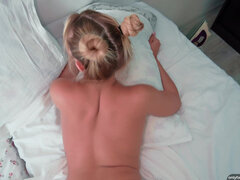 18 jahre, Leie, Blondine, Blasen, Aufs gesicht abspritzen, Pov, Reiten, Jungendliche (18+)