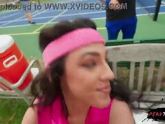 Duży tyłek, Złapany, Słodka, Kutas, Na wolnym powietrzu, Punkt widzenia, Spódnica, Cycki