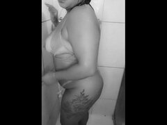 Leie, Grosser arsch, Latina, Dusche, Solo, Titten