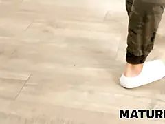 Μελαχροινή, Γιαγιά, Ηδ, Ώριμη, Ρώσος, Μητριά, Καλσόν, Ταμπού