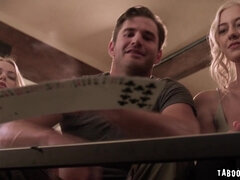 18 anni, Bionda, Pompino, Toccando, Hardcore, Tette naturali, Figa, Terzetto