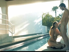 Hatalmas hátsó, Monumentális dákó, Cumizás, Kutya póz, Természetes mellek, Szabadban, Tini, Begyek