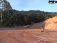 Asiatisk, Brunett, Hd, Utomhus, Pov, Thai