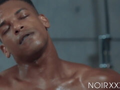 Grosse bite, Noire, Sucer une bite, Homosexuelle, Branlette thaïlandaise, Hard, Interracial, Embrassement