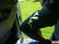 Brunetka, Hd, Z pohľadu účastníka