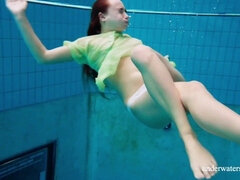 18, Brunett, Utomhus, Fitta, Rysk, Softcore, Solo, Tajt