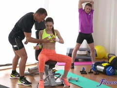 Kukk suging, Gym, Slikking, Fitte, Squirting, Tenåring