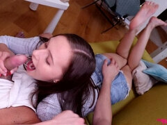 Sucer une bite, Brunette brune, Éjaculation interne, Européenne, Léchez, Orgasme, Petite femme, Pov