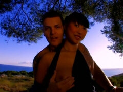 Amatőr, Ázsiai, Hatalmas hátsó, Cumizás, Kőkemény, Házi készítésű, Tini