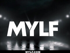 Grosser arsch, Grosse titten, Blasen, Braunhaarige, Vollbusig, Spermaladung, Milf, Titten